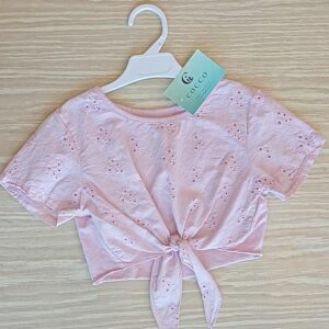 Camiseta crop perforada