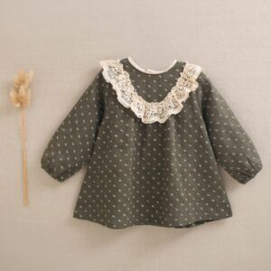 Vestido bebé cuello ganchillo